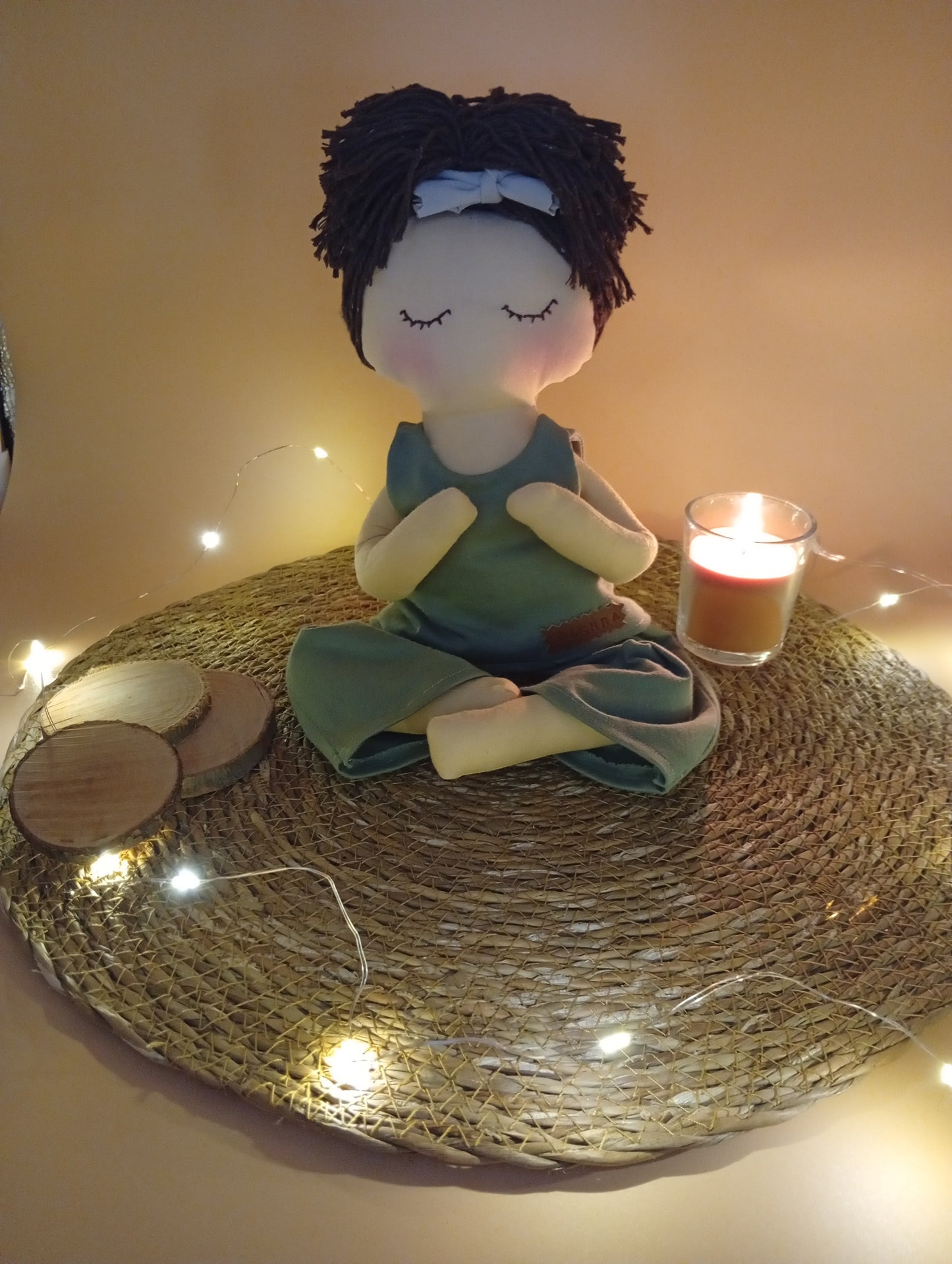 Muñeca MiYogi "Tierra" - RAICES con RITUAL y ACCESORIOS