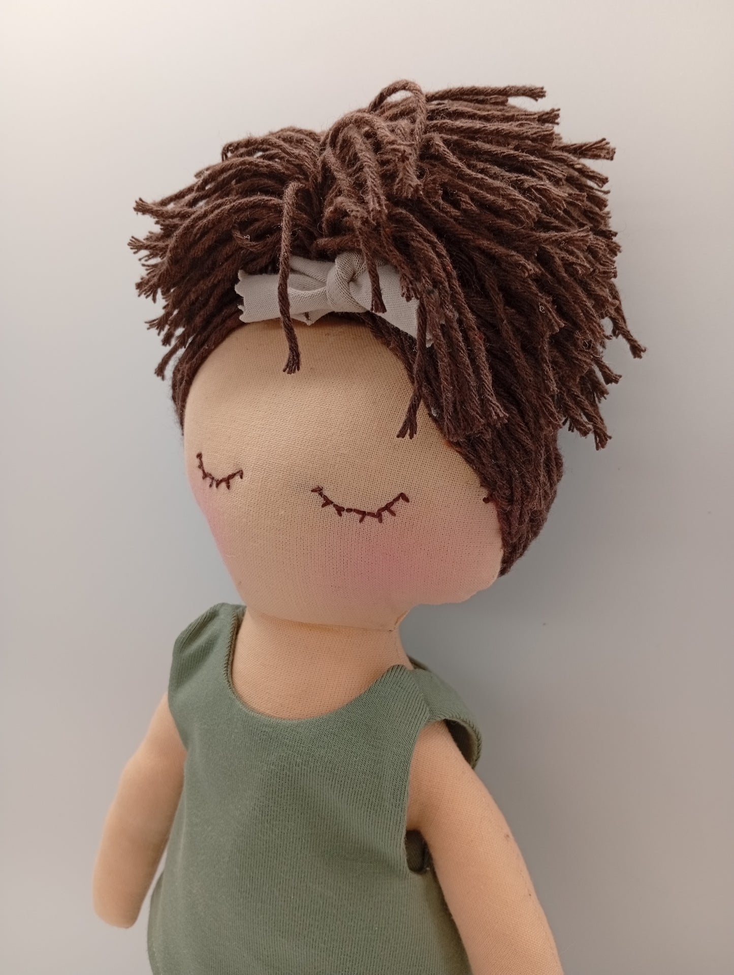 Muñeca MiYogi "Tierra" - RAICES con RITUAL y ACCESORIOS