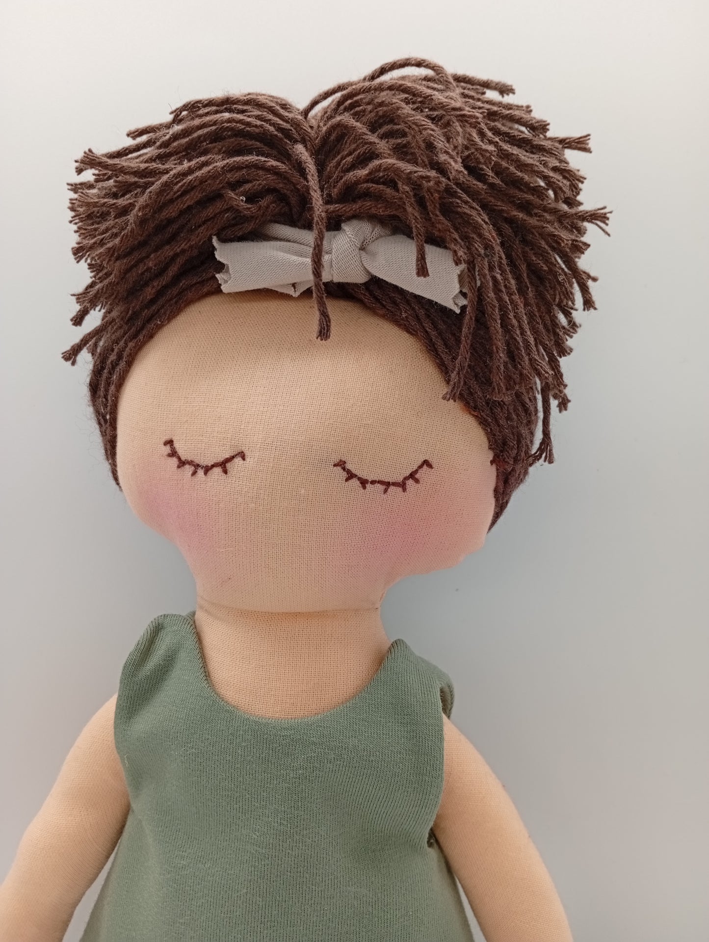Muñeca MiYogi "Tierra" - RAICES con RITUAL y ACCESORIOS