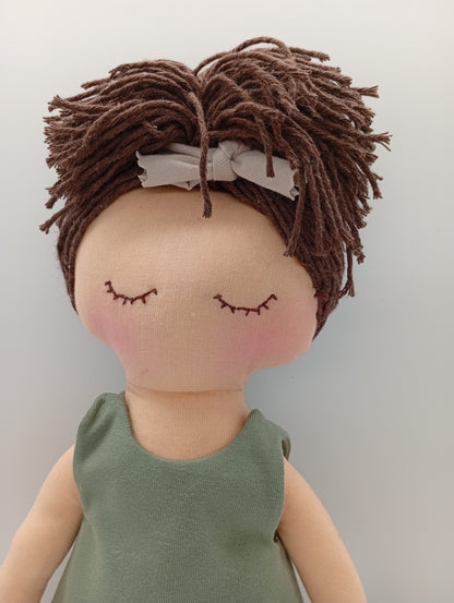 Muñeca MiYogi "Tierra" - RAICES con RITUAL y ACCESORIOS