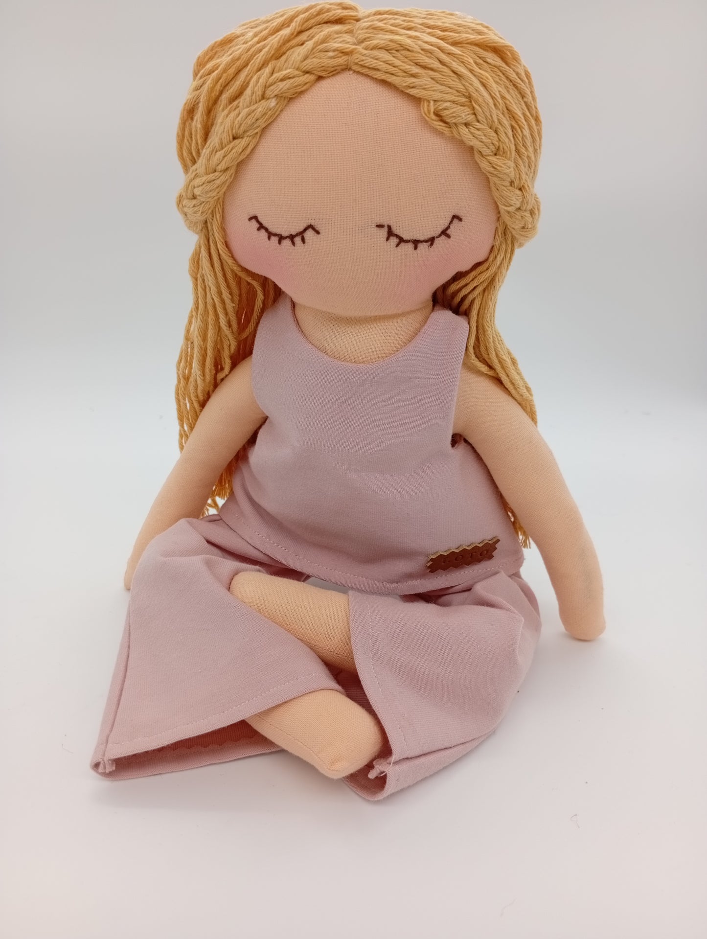 Muñeca MiYogi "Loto" - RAICES con RITUAL y ACCESORIOS