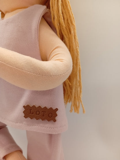 Muñeca MiYogi "Loto" - RAICES con RITUAL y ACCESORIOS