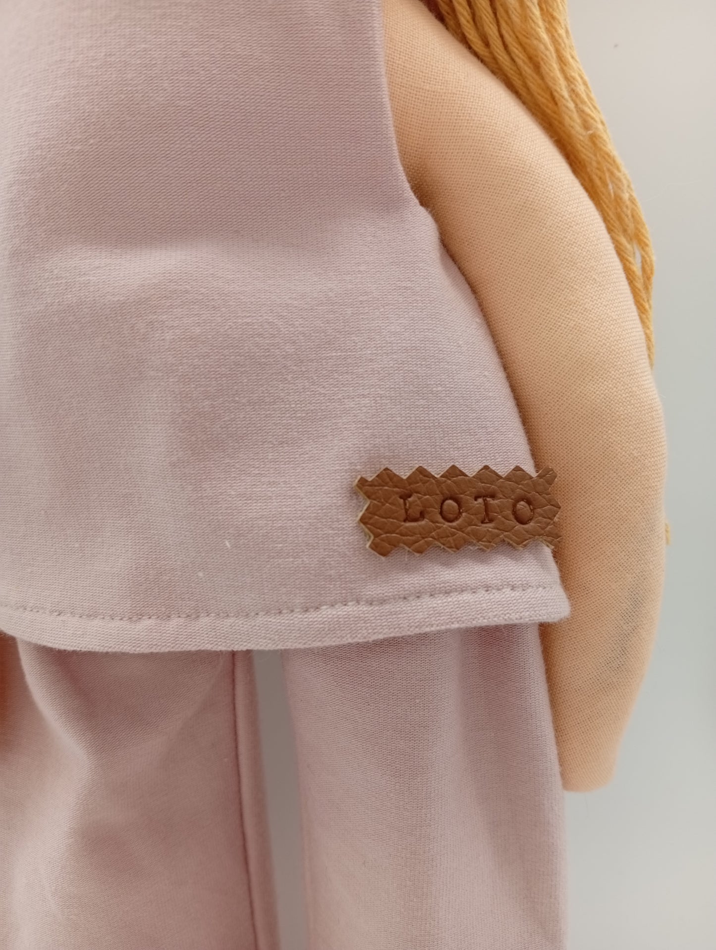 Muñeca MiYogi "Loto" - RAICES con RITUAL y ACCESORIOS