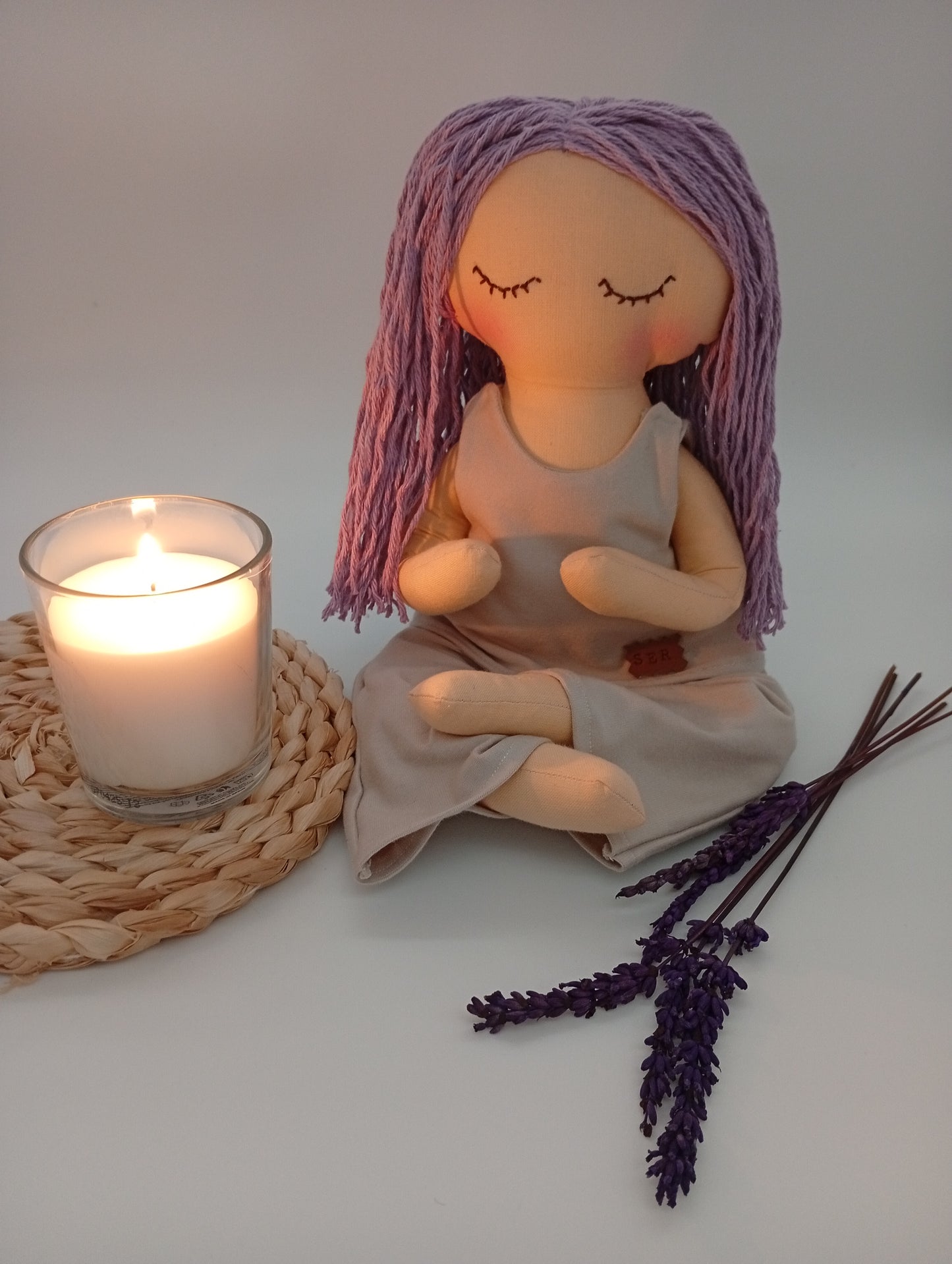 Muñeca MiYogi "Ser" - RAICES con RITUAL y ACCESORIOS