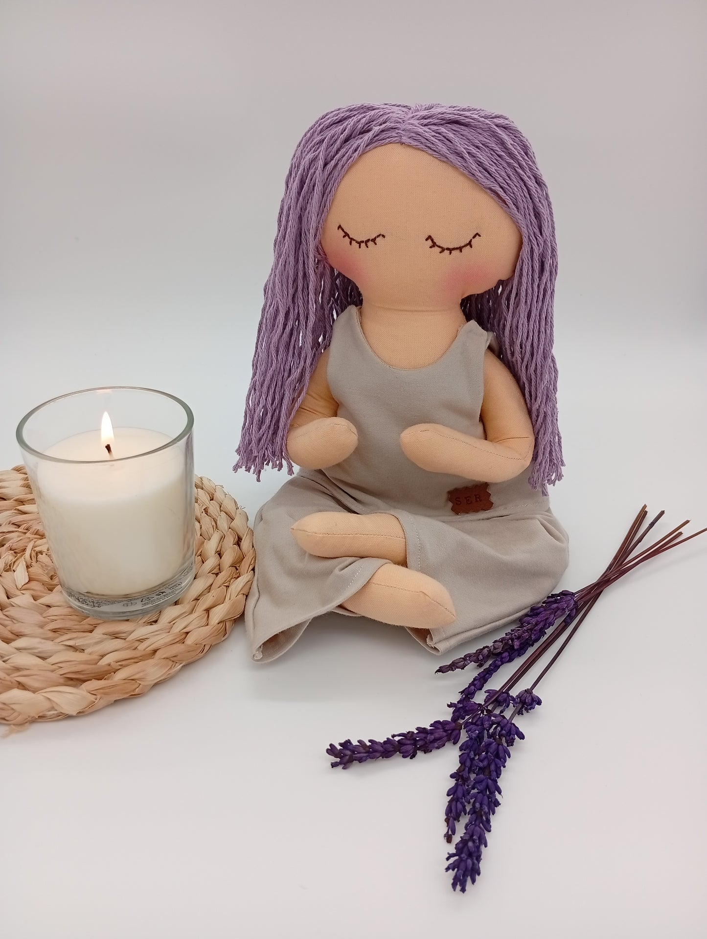 Muñeca MiYogi "Ser" - RAICES con RITUAL y ACCESORIOS