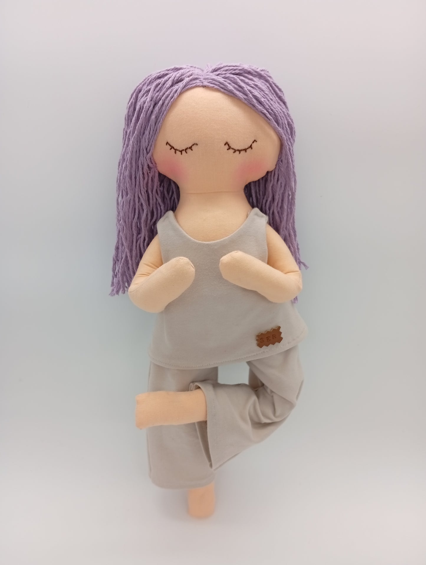 Muñeca MiYogi "Ser" - RAICES con RITUAL y ACCESORIOS