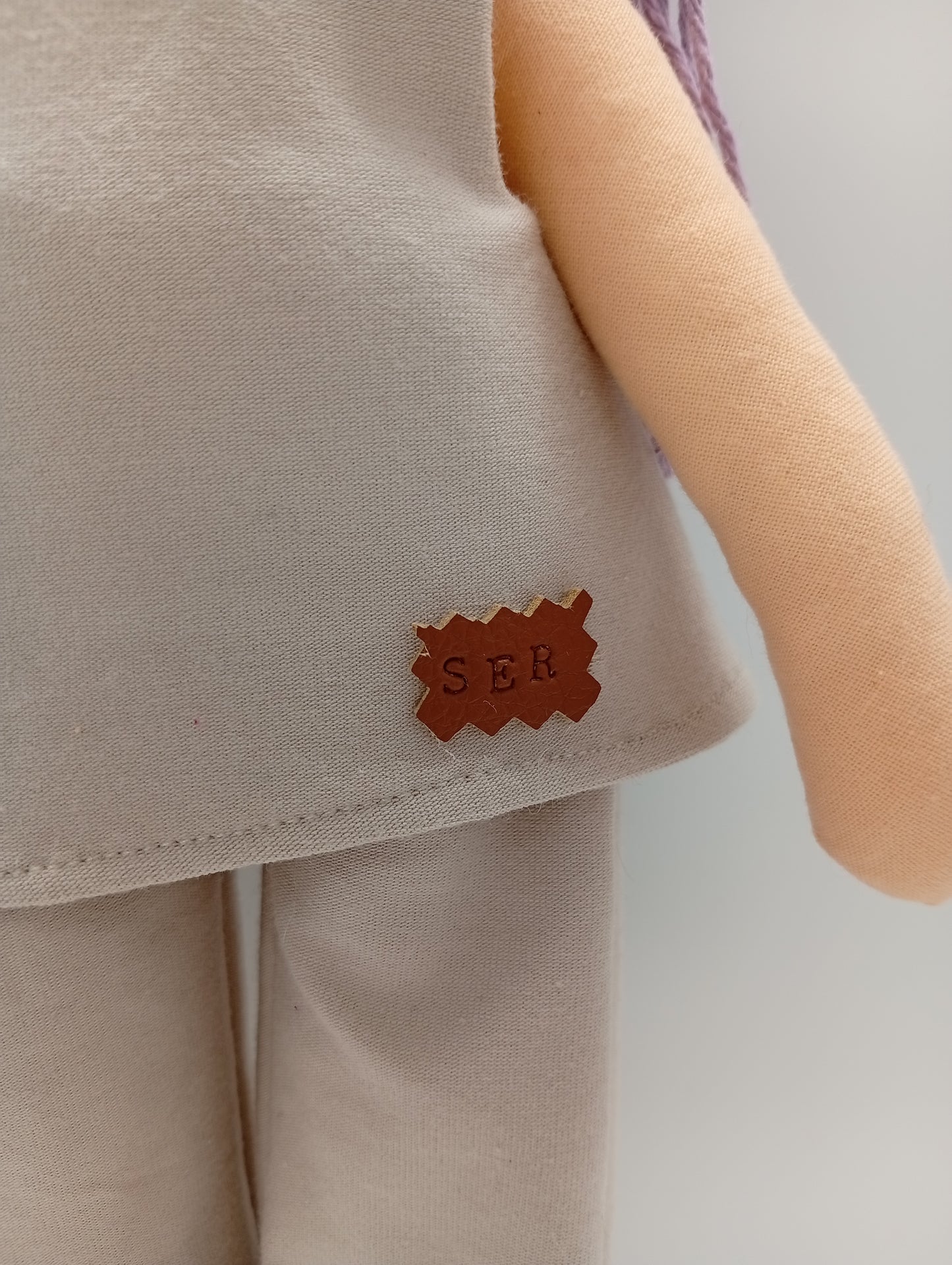 Muñeca MiYogi "Ser" - RAICES con RITUAL y ACCESORIOS