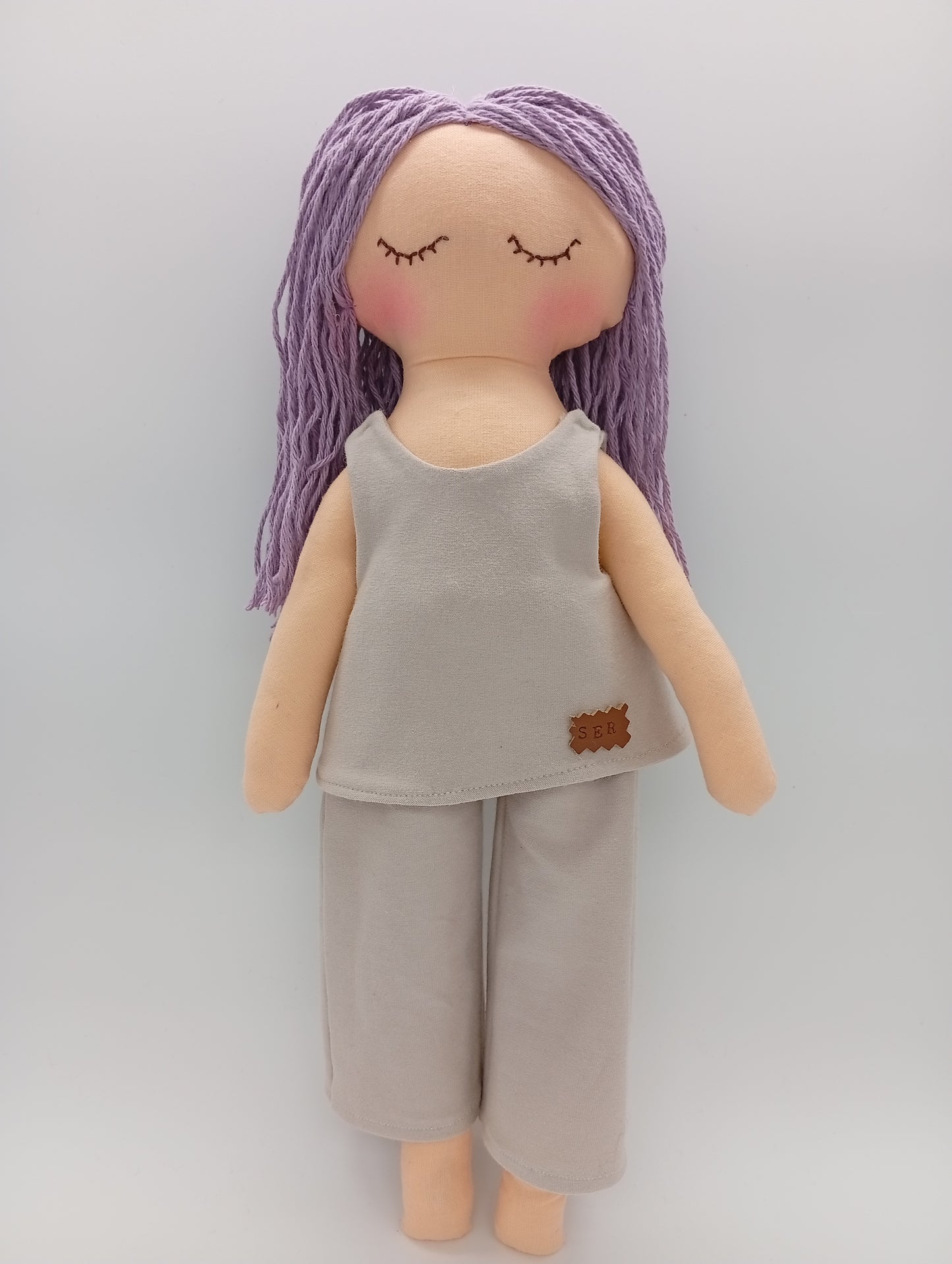 Muñeca MiYogi "Ser" - RAICES con RITUAL y ACCESORIOS