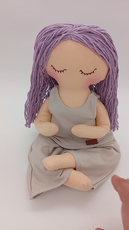 Muñeca MiYogi "Ser" - RAICES con RITUAL y ACCESORIOS