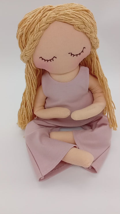 Muñeca MiYogi "Loto" - RAICES con RITUAL y ACCESORIOS